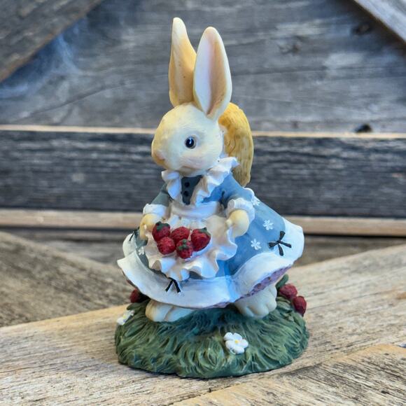 Vintage 1995 Bunny Toes Annie With Strawberries Figurine by Pacific Rim , #66298 - Picture 4 of 10